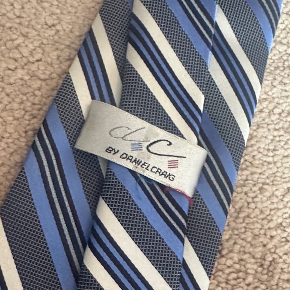 Bundle of men’s silk ties - Picture 4 of 9